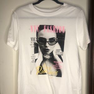 T-shirt for sale! Really cute never worn before🦋